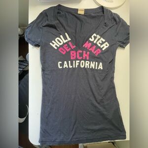 Hollister, Size M US, black with pink and white writing
